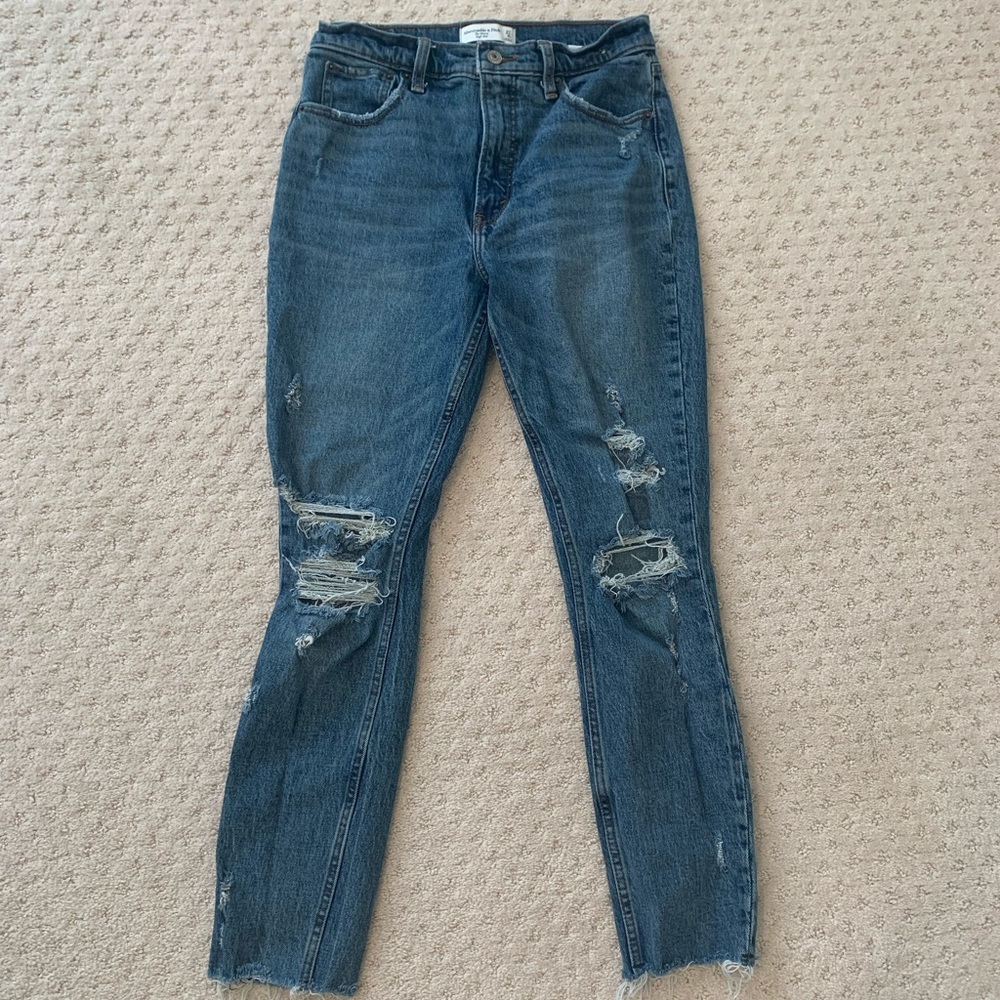 Abercrombie High Rise Skinny Jeans distressed